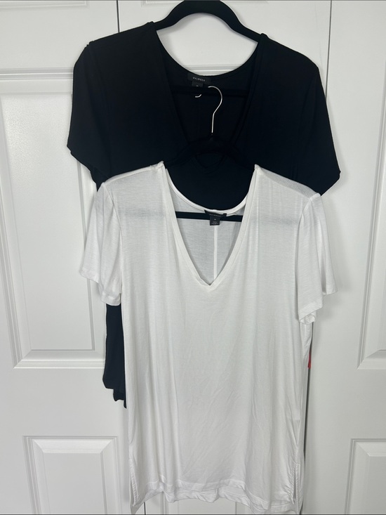 Halogen Tops - Halogen Two Basic V-Neck Tees — White and Black Short Sleeve Size Medium